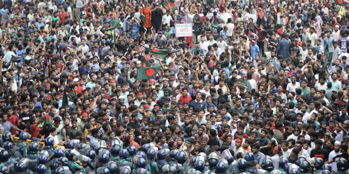Dimite primera ministra de Bangladés tras jornada de protestas