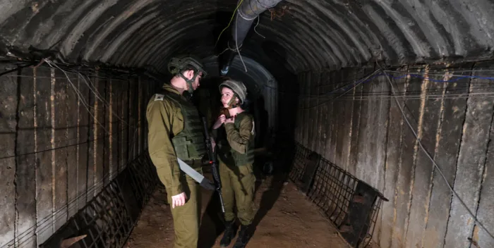 Israel halla un túnel de Hamás en el centro de Gaza