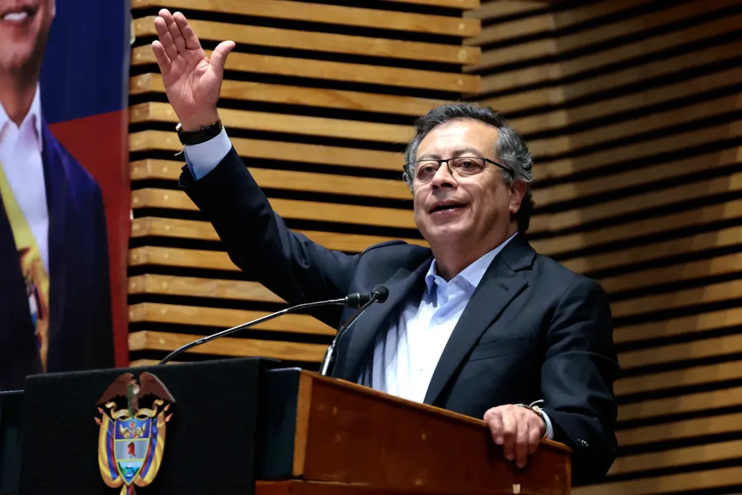 Petro rechaza nuevos contratos petroleros
