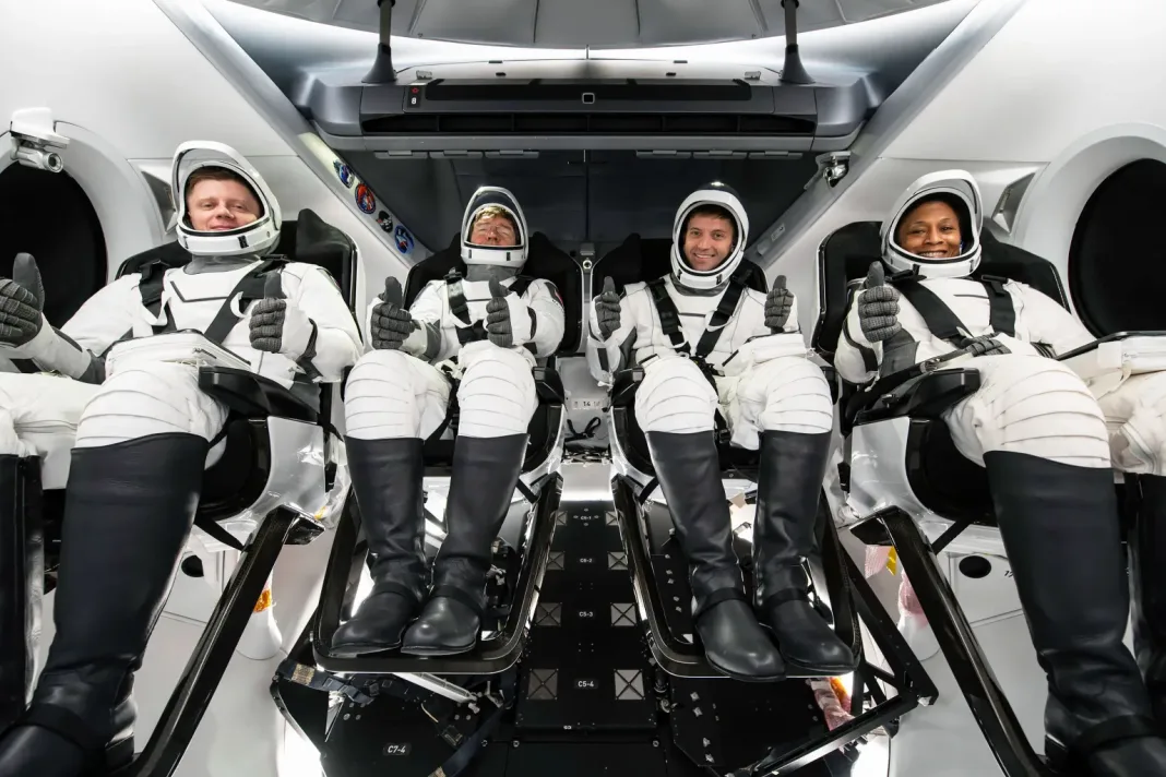 Tripulación de la Misión SpaceX-NASA concluye su estancia en la EEI