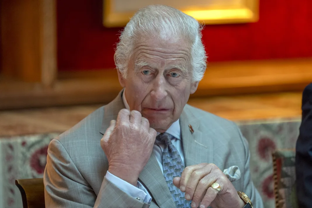 El Rey Carlos III pospone tratamiento contra el cáncer para visita a Oceanía