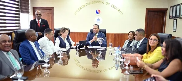 Superintendencia y ANAPROSE unen fuerzas para modernizar el sector asegurador