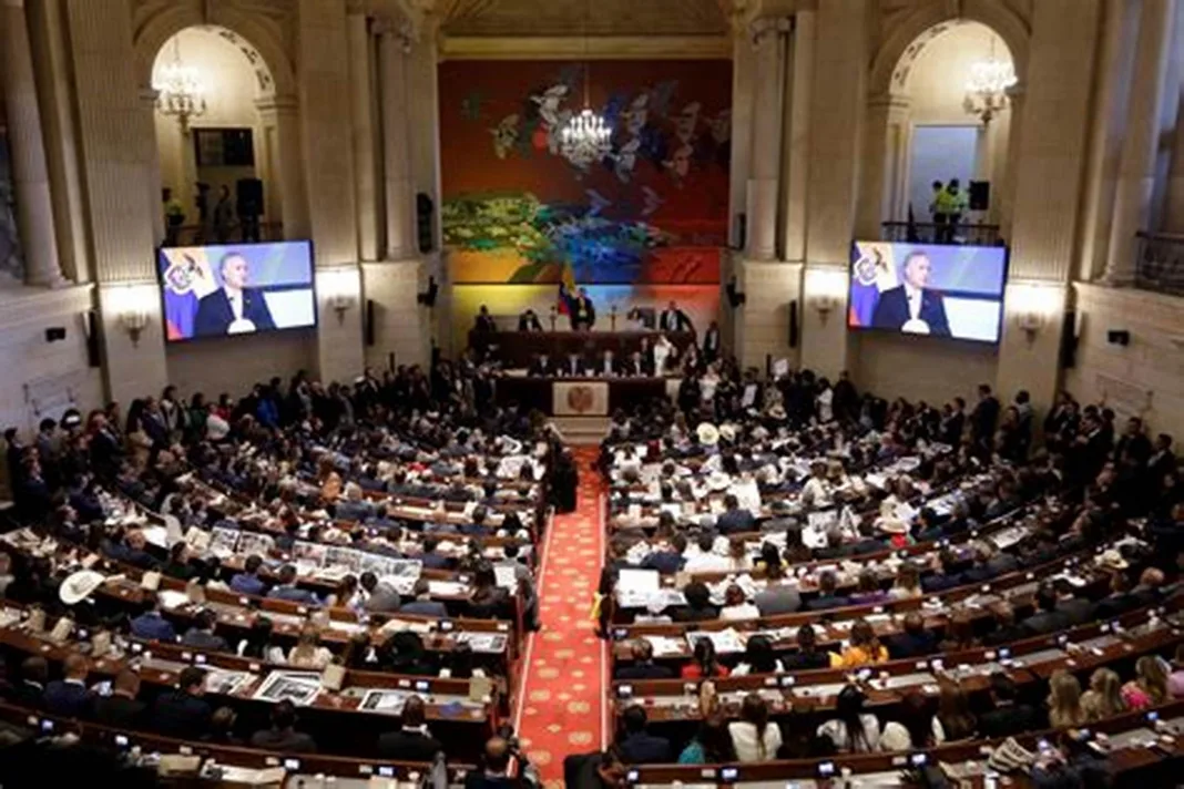 Duro enfrentamiento entre Petro y congresistas del Partido Liberal