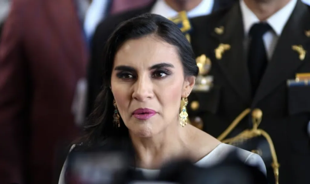 ¿Qué hay detrás de la suspensión de la vicepresidenta de Ecuador?