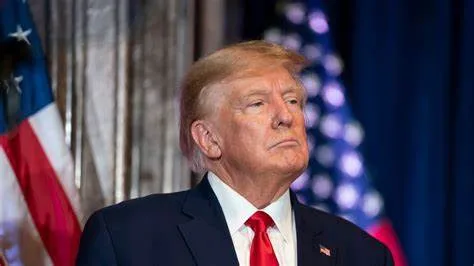 Trump impone aranceles a Colombia tras bloqueo de avión con deportados