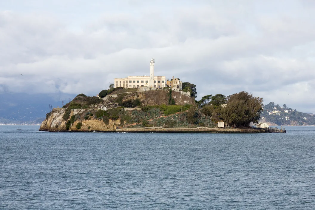 Trump ordena reabrir y ampliar Alcatraz para criminales peligrosos