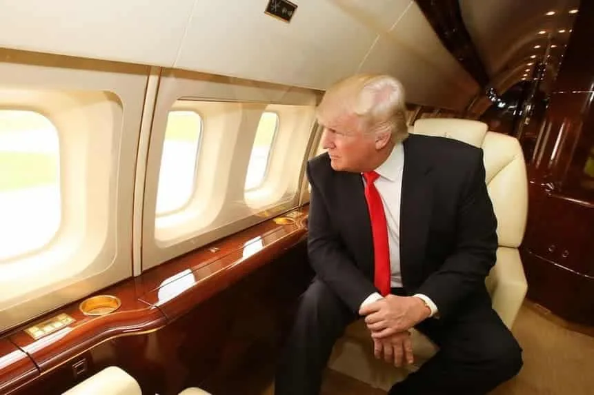 Trump usará un avión Boeing 747 donado por Qatar