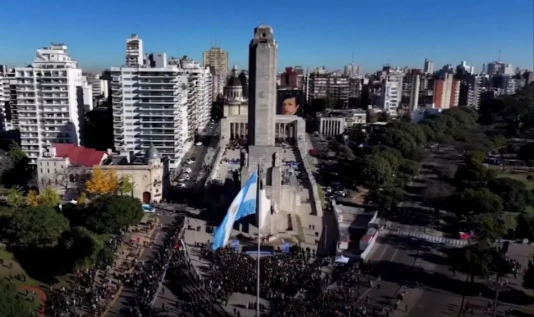 Cada 20 de Junio la Identidad Nacional Argentina se encarna en la Bandera