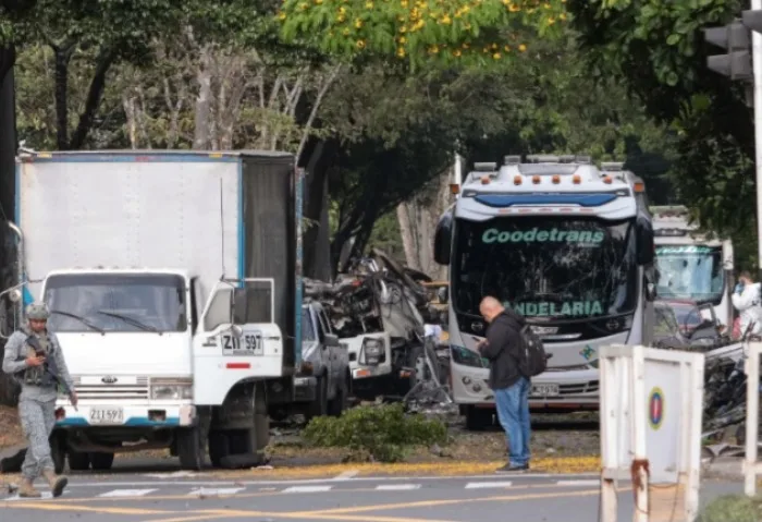 Seis muertos y 50 heridos en atentado con auto-bomba en Colombia