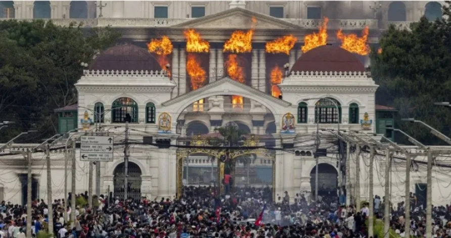 Nepal en crisis: cae el gobierno comunista tras protestas