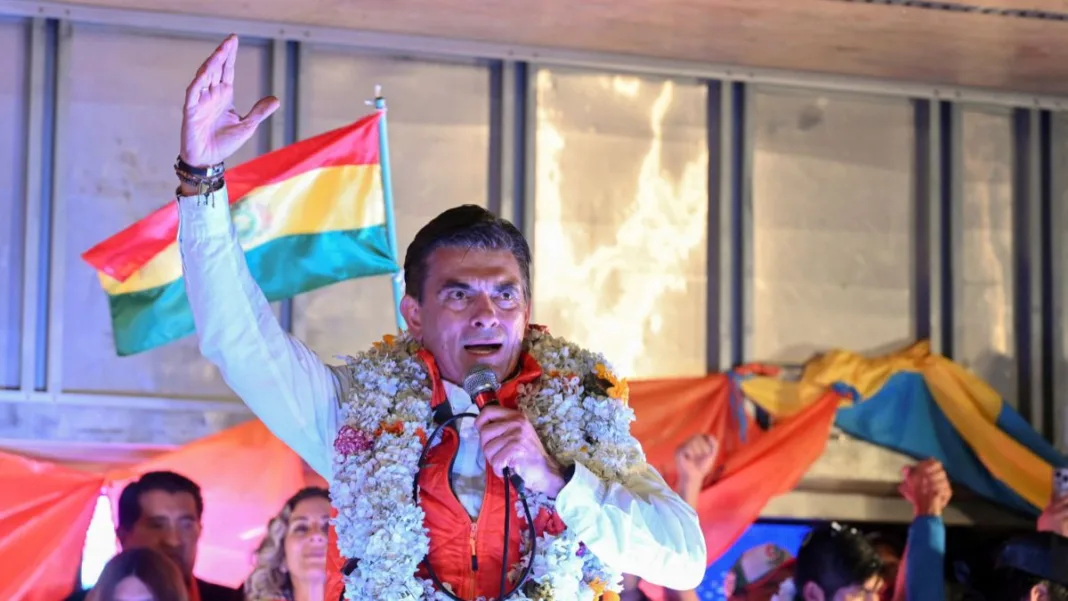 Bolivia gira a la derecha: expectativas y desafíos tras la victoria de Rodrigo Paz