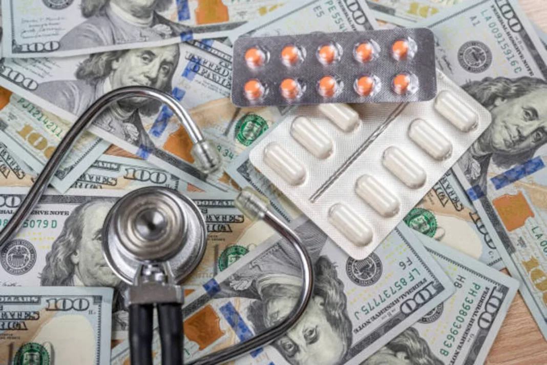 El seguro de salud registró subas del 10% al 20% en plena crisis de la sanidad pública