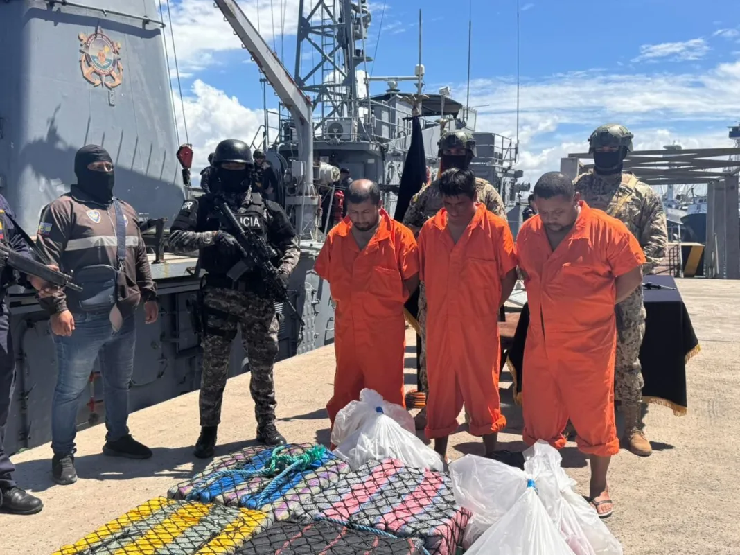 Ecuador y EE.UU. incautaron más de tres toneladas de cocaína en altamar