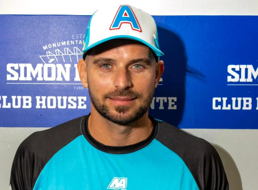 Jacinto «Peto» Cipriota, el distinto que rompió el molde: eligió el béisbol en el país del fútbol