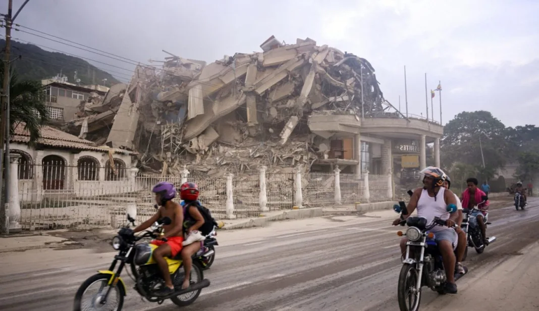 ONG y organizaciones civiles cuestionan la respuesta del gobierno venezolano ante el terremoto