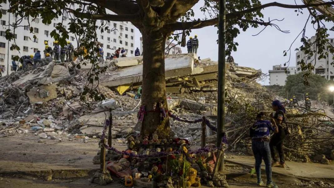 Un mes del terremoto en Venezuela: La Guaira se salvó sola porque el Estado no apareció