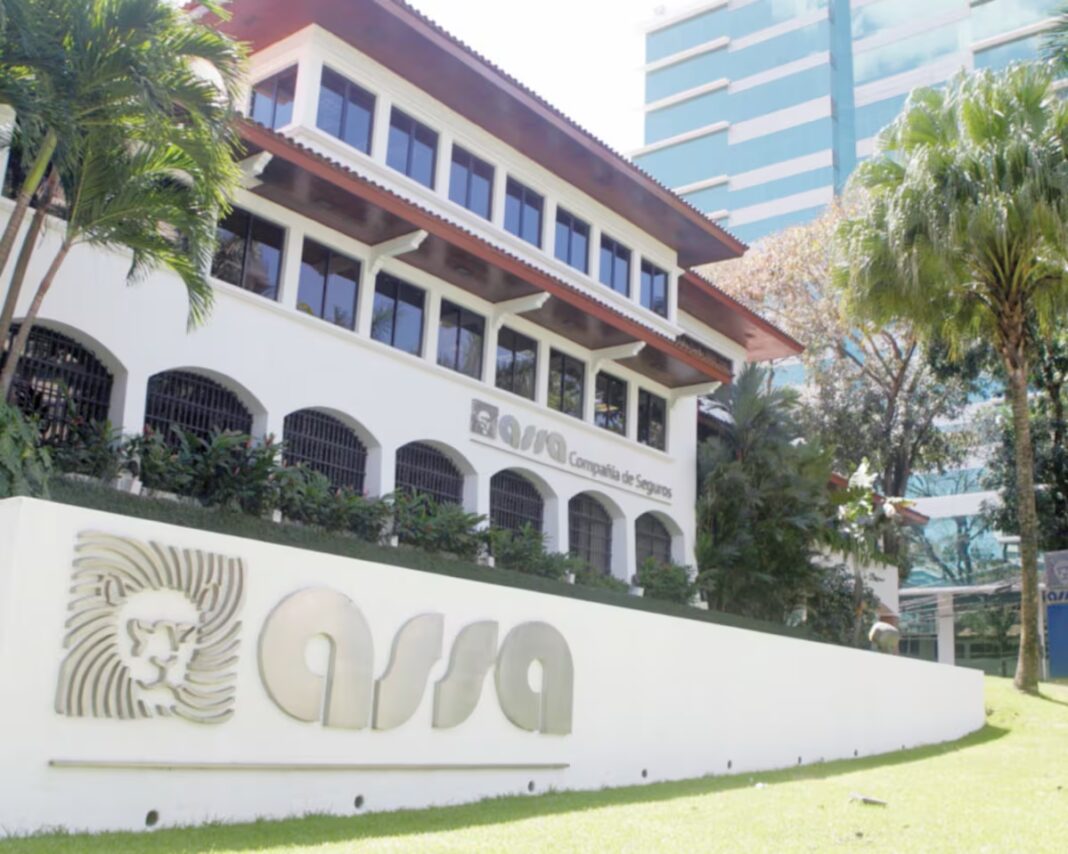 ASSA llegó a 495 millones en primas y Revista Summa la eligió como la mejor en servicio al cliente de Panamá