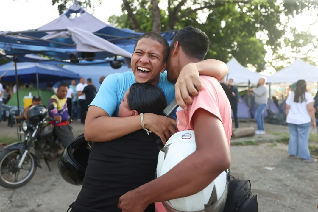 Venezuela anunció 131 liberaciones y Foro Penal contabiliza una a una: la brecha que define la nota de este fin de semana