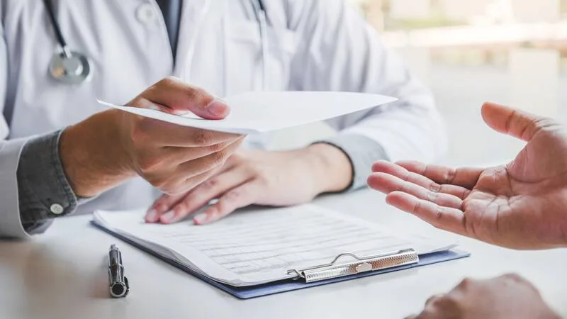AMIS confirmó que sigue negociando con Diputados la regulación de las pólizas de gastos médicos
